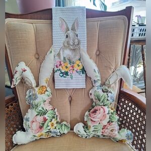 Floral Bunny Decor Set